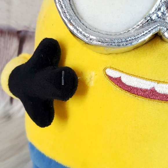 Build-a-Bear Princess Minion Illumination Entertainment Stuffed Plush Animal Toy - Picture 7 of 17